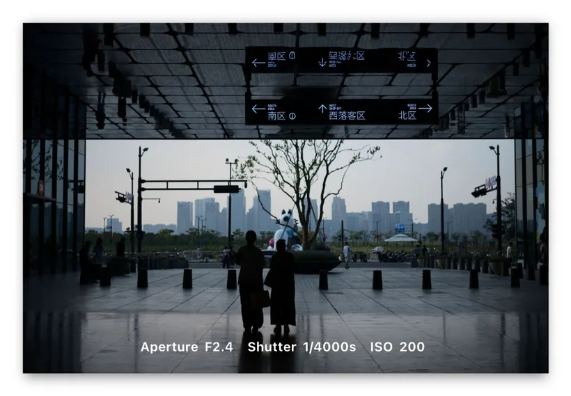 Camera details photo border: Quiet signature, example 7