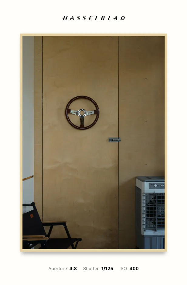 Camera details photo border: A signature touch, example 9